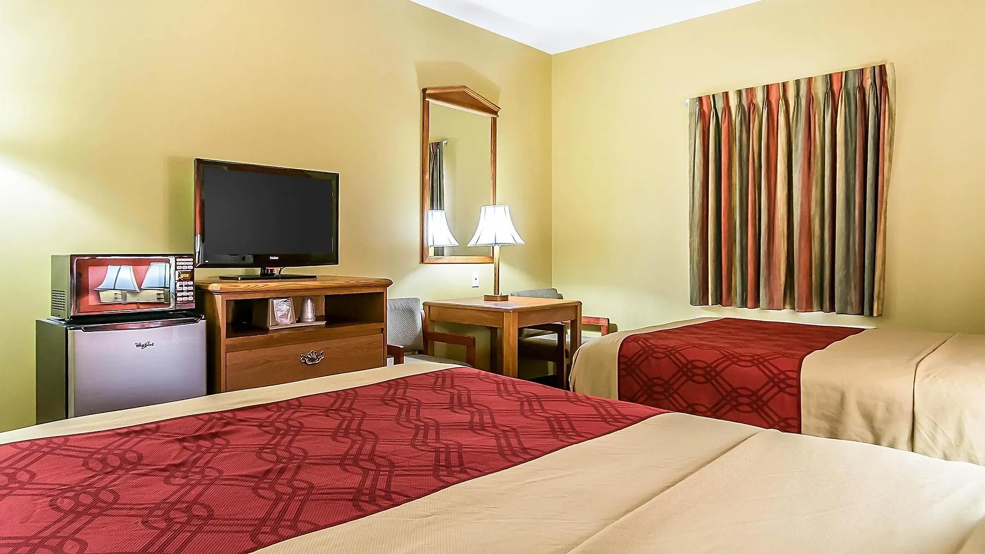 Econo Lodge Louisville Airport