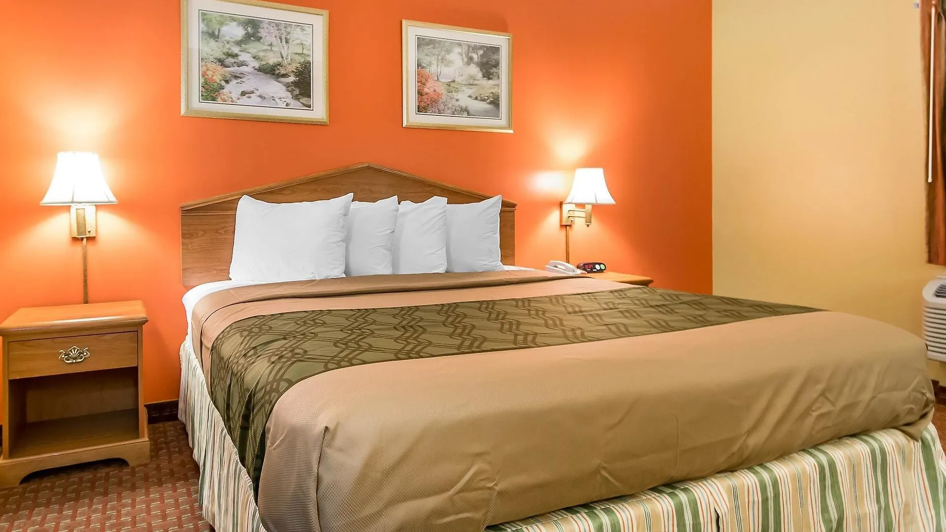 Econo Lodge Louisville Airport