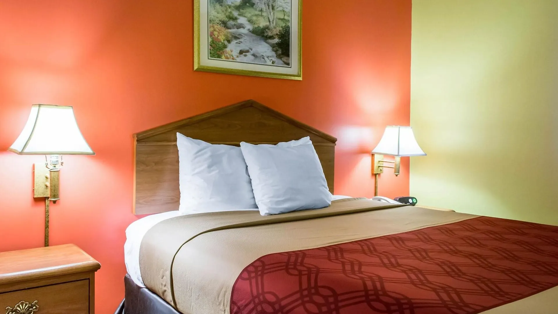 Econo Lodge Louisville Airport