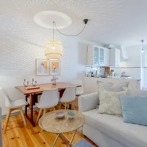  Apartment Bright & Spacious Alfama Apartment, By Timecooler Portugal