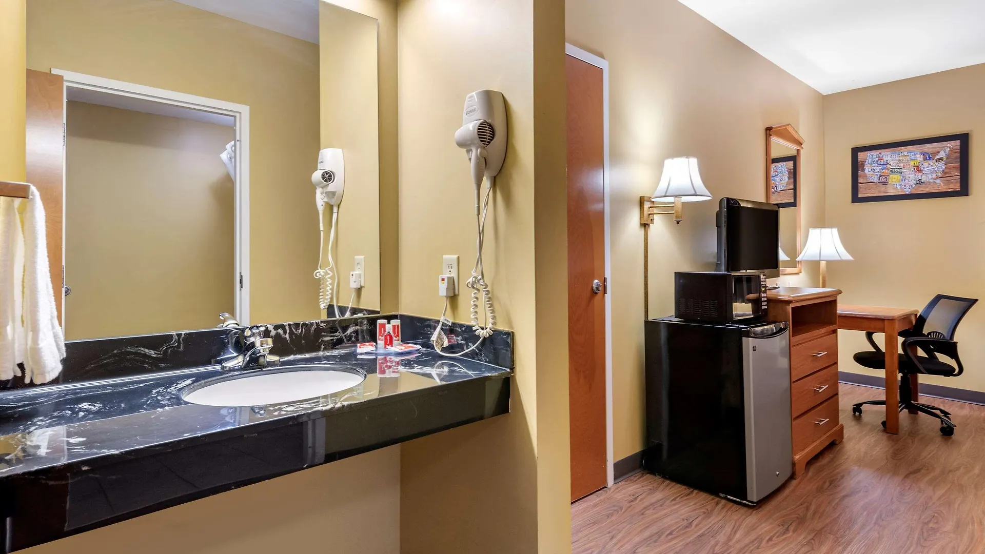Econo Lodge Louisville Airport